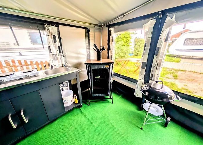 Mietwohnwagen 23 Small Campingplatz *