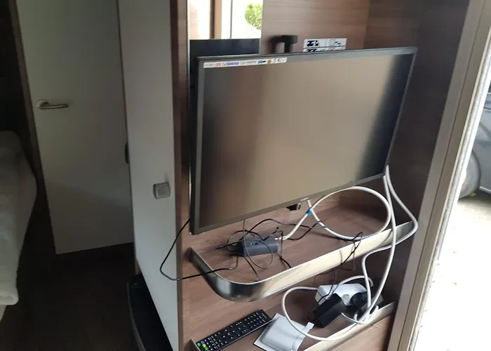 Campingplatz Mietwohnwagen 23 Small *